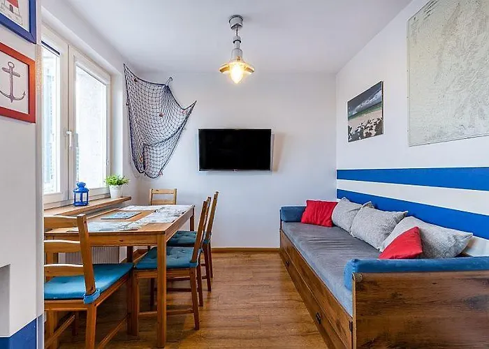 Marynarski Z Widokiem Na Morze